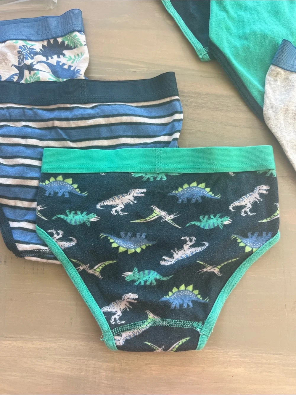 Cat & Jack Boys' Briefs - 7 pack - Size XS (4/5).